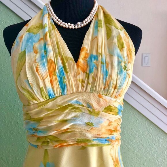 Stunning halter silk dress (10) by Donna Morgan - Picture 1 of 4